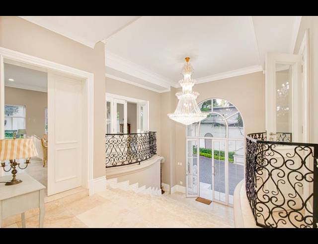 6 BEDROOM HOUSE FOR SALE IN BRYANSTON